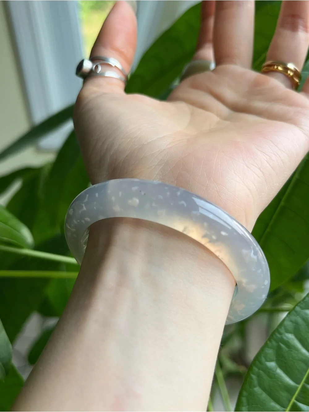 Natural Brazilian Agate Bangle Bracelet Icy Grey Snowstorm - XS D: 49.0-49.1mm